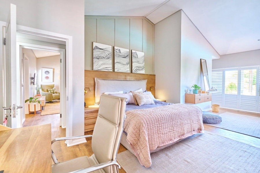 5 Bedroom Property for Sale in Flamingo Vlei Western Cape